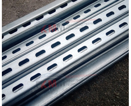 Перфорированная полоса ПП30 30x2000-1,5 мм, горячеоцинкованная