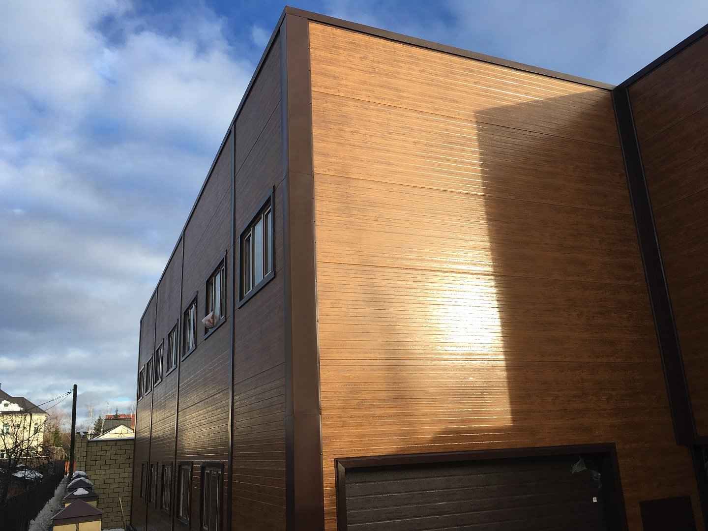 Забор под дерево