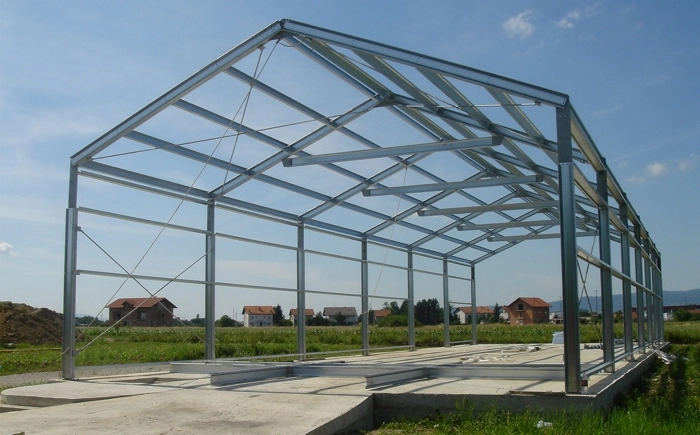 Забор под дерево