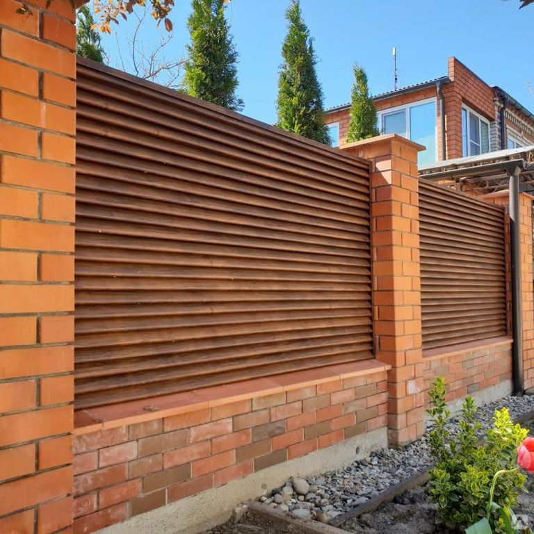 Монтаж забора Еврожалюзи